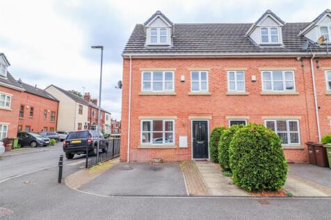 3 bedroom town house for sale