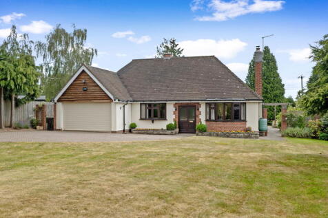 Windover, Main Road, Ombersley... 3 bed detached bungalow for sale