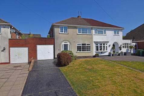 3 bedroom semi-detached house for sale