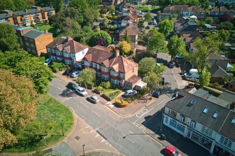 Oak Hill, Woodford Green, Essex. IG8 9PG 3 bed end of terrace house for sale