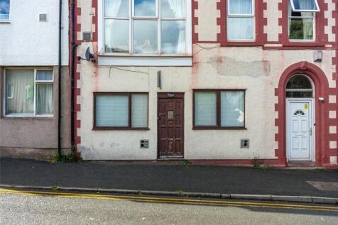 Station Road, Llanfairfechan, Conwy... 2 bed apartment for sale