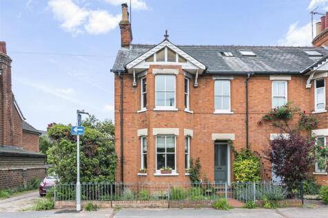 4 bedroom semi-detached house for sale
