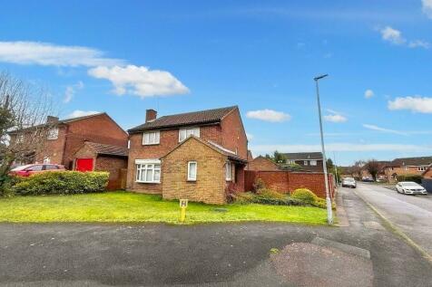 Glenfield Road, Warden Hills, Luton... 4 bed detached house for sale