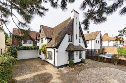 New Bedford Road, New Bedford Road... 4 bed detached house for sale