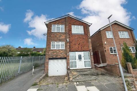 St Josephs Close, Icknield, Luton... 3 bed detached house for sale