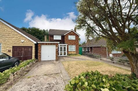 Riverside Road, Icknield, Luton... 3 bed detached house for sale
