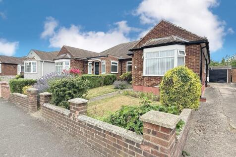 Cranbrook Drive, Sundon Park, Luton... 3 bed bungalow for sale