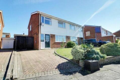 Redgrave Gardens, Bramingham, Luton... 3 bed semi