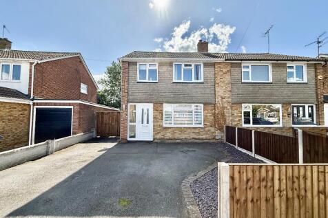 Bosmore Road, Luton, Limbury Mead... 3 bed semi