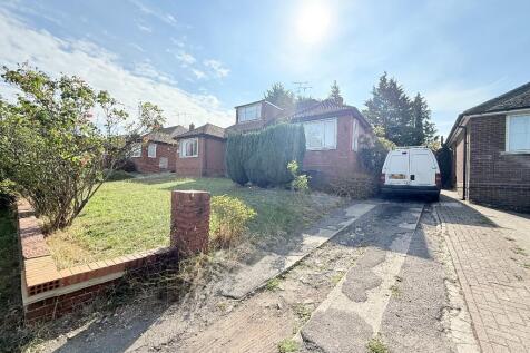 High Street, Leagrave, Luton... 2 bed bungalow for sale