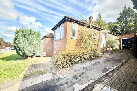 High Street, Leagrave, Luton... 2 bed bungalow for sale