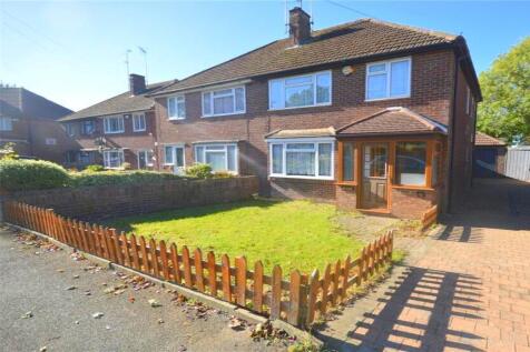 Cheviot Road, Luton, Bedfordshire... 3 bed semi