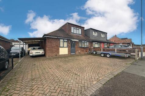 Chapterhouse Road, L & D Borders... 3 bed semi