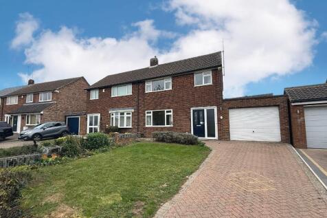 Mendip Way, Sundon Park, Luton... 3 bed semi