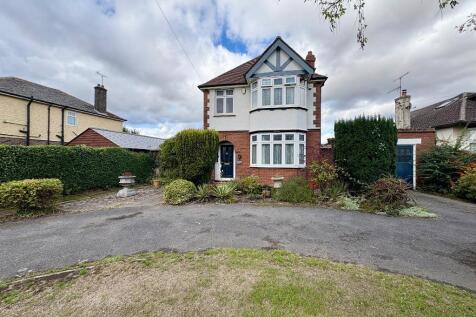 Sundon Road, Chalton, Luton... 3 bed detached house for sale