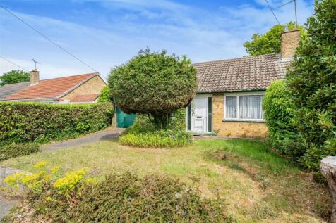 2 bedroom semi-detached bungalow for sale