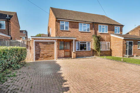 White Acres Road, Mytchett... 3 bed detached house for sale