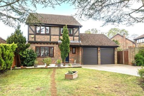 Ivy Drive, Lightwater, Surrey, GU18 4 bed detached house for sale