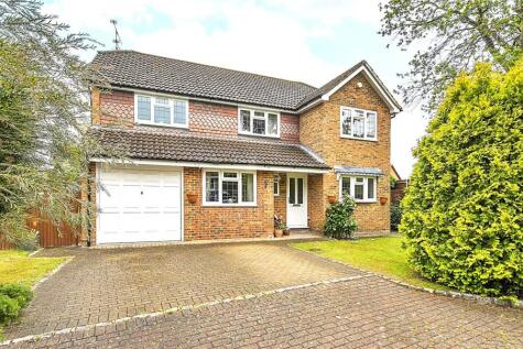 Quarry Bank, Lightwater, Surrey, GU18 5 bed detached house for sale
