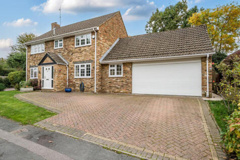 Fosters Grove, Windlesham, Surrey, GU20 4 bed detached house for sale