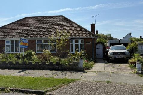 2 bedroom semi-detached bungalow for sale