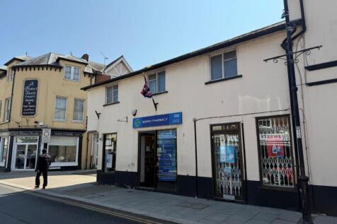 3 bedroom flat for sale