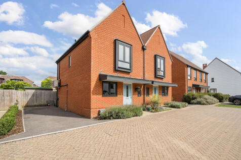Kings Place, West End, Woking... 2 bed semi