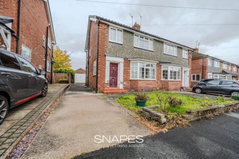 3 bedroom semi-detached house for sale