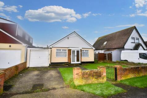 Canvey Island SS8 1 bed detached bungalow for sale