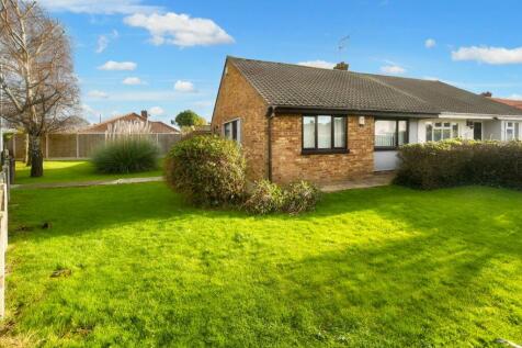 2 bedroom semi-detached bungalow for sale