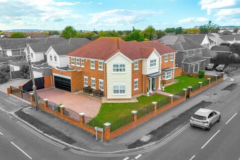 Furtherwick Road, Canvey Island SS8 5 bed detached house for sale