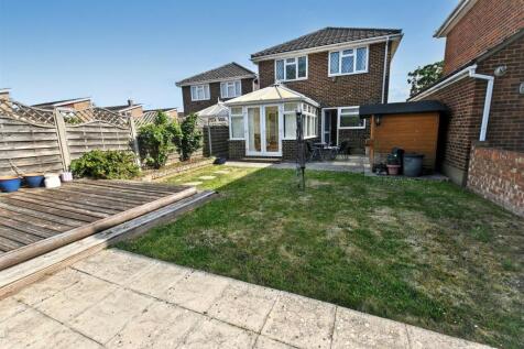 Windsor Close, Canvey Island SS8 4 bed detached house for sale