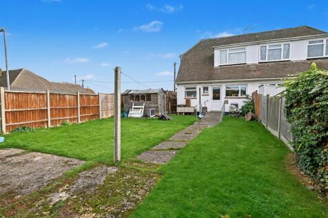 Orange Road, Canvey Island SS8 2 bed chalet for sale
