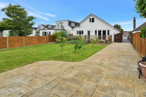 King George Road, Walderslade, ME5 4 bed detached bungalow for sale