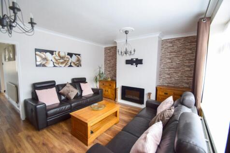 Holland Road, Chatham, ME5 2 bed maisonette for sale