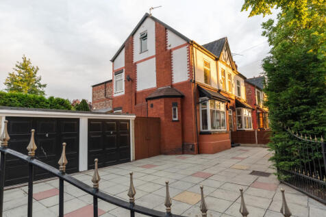Urmston Lane, Stretford, M32 9BG 4 bed semi