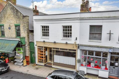 2 bedroom ground floor flat for sale