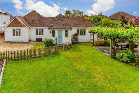 3 bedroom detached bungalow for sale