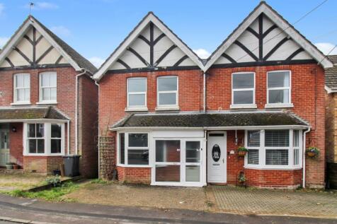 22 Lemon Grove, Whitehill, Bordon 3 bed semi