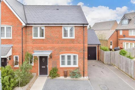 3 bedroom semi-detached house for sale
