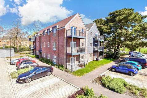 2 bedroom ground floor flat for sale