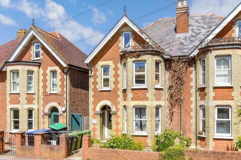 1 bedroom ground floor flat for sale