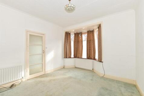2 bedroom detached house for sale