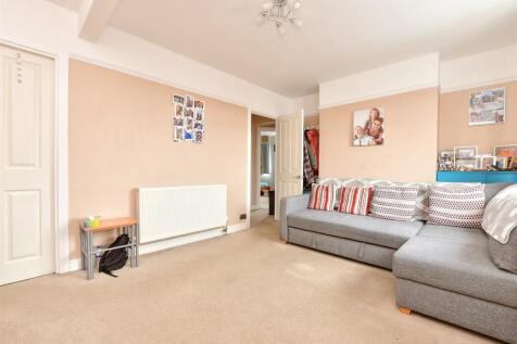 3 bedroom flat for sale