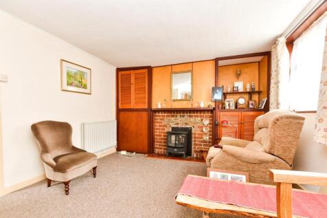 2 bedroom detached house for sale