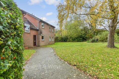 Studio flat for sale