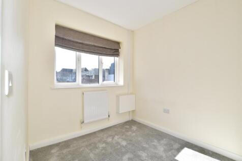 2 bedroom ground floor flat for sale
