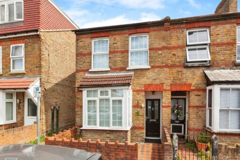 6 bedroom semi-detached house for sale
