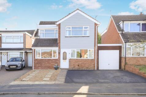 4 bedroom link detached house for sale