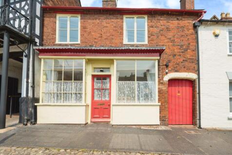 4 bedroom end of terrace house for sale